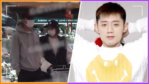 让女朋友吃瓜视频,女友的甜蜜吃瓜时刻